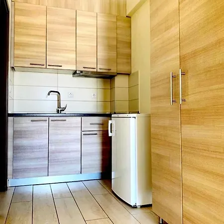 Freddy's Place Aparthotel 3*