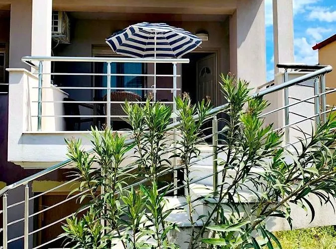 Freddy's Place Apart Otel 3*
