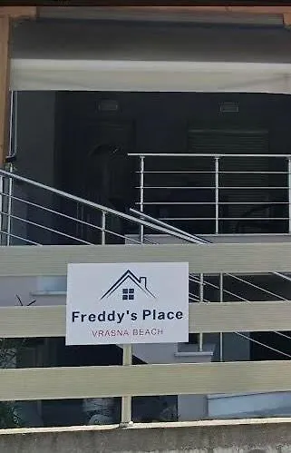 Apart Otel Freddy's Place Vrasná